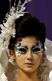 Masquerade Makeup, Hd Make Up, White Makeup, Glamorous Makeup, Masks Masquerade, Beautiful Mask, Masquerade Mask