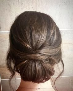 Boho Updo For Fine Hair, Hairstyles For Plunging Neckline, Mid Bun Updo, Bridesmaid Hair Updo Brunette, Maid Of Honor Updo, Subtle Updo, Brunette Wedding Updo, Hair Upstyles Wedding, Middle Bun Hairstyles