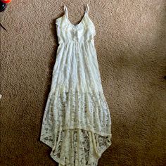 Never Worn Flowy Maxi Length Lace Dress For Spring, Casual Lace Midi Dress For Day Out, Lace Sundress Maxi For Brunch, Flowy Lace Maxi Dress For Spring, Spring Brunch Maxi Length Lace Dress, Casual Lace Dress For Spring Brunch, Flowy Lace Maxi Dress For Day Out, Summer Daytime Lace Dresses, Summer Lace Dresses For Daytime