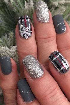 January Nail Designs Dip Powder, Fall Winter Nails Acrylic, Holiday Nails Pedicure, Plaid Gel Nail Designs, Gray Holiday Nails, Nail Design Holiday, Gray Christmas Nails Acrylic, Fun Nail Colors Winter, Finger Nail Designs For Winter