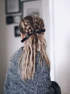 20 Glamorous Hairstyles You'll Need For Every Winter Occasion - Society19 Curly Hair Headband, Thanksgiving Hairstyles, Thanksgiving Hair, Gorgeous Braids, Toddler Hairstyles, French Braid Hairstyles, Glamorous Hair, Hair Headband, Bow Hairstyle