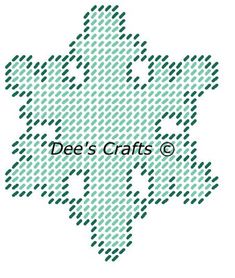 a cross stitch pattern with the words dee's crafts written in green on it