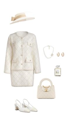 #ootd #oldmoneystyle #oldmoney #luxury #elegant #outfitoftheday #outfitstyle #outfitideas #elegantwoman #ongles #fall #mode #fashion Old Money Outfit, Money Outfit, Mode Fashion, Elegant Woman, Winter Women, Pretty Woman