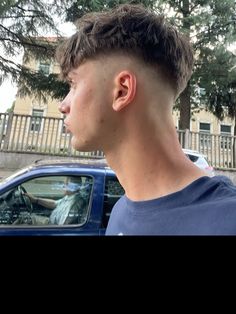 Triangle Fade Haircut, Low Drop Fade Straight Hair, Man Fade Haircut, V Line Haircut, Low Mid Fade, Low Skin Fade Haircut Men, Best Fade Haircut For Men, Mid Fade Haircut Men, Men Low Fade