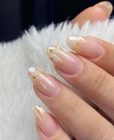 Nails With Gold, Kutek Disney, Smink Inspiration, Nature Tattoos, Bridal Nails