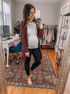 Maternity Style Business Casual, Maternity Casual Outfits Fall, Maternity Business Casual Outfits, Maternity Outfits Comfy, Casual Outfits Maternity, Maternity Cardigan Outfit, Fall Pregnancy Outfits Casual, Teacher Maternity Outfits, Business Casual Maternity Outfits