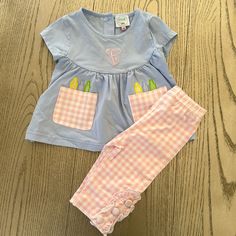 Brand New With Tags. Embroidered “V.” Super Cute Pink Gingham Pants With Buttons. Size 18 Months. Bundle To Save And Check Out My Other Listings. Questions? Leave A Comment Below! Pink Cotton Pants For Playtime, Pink Cotton Sets With Pockets, Cute Spring Playwear Pants, Cute Spring Sets With Pockets, Cute Playwear Pants For Spring, Fitted Pants For Spring Playtime, Mcqueen Outfit, Preppy Tops, Fleece Outfit