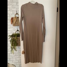 Mock Neck Dress. Stretchy And Comfy. Long Sleeves. Nwot H&m Long Sleeve Maxi Dress For Daywear, H&m Long Sleeve Midi Dress For Fall, H&m Long Sleeve Maxi Dress For Fall, H&m Fitted Long Sleeve Maxi Dress, H&m Fitted Maxi Dress For Daywear, H&m Casual Long Sleeve Maxi Dress, Dress H&m, Mock Neck Dress, Knit Midi