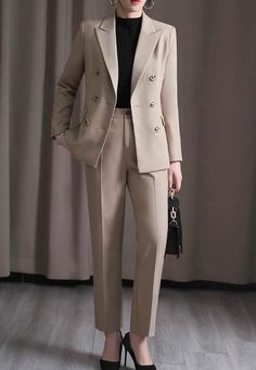 Coat And Slacks For Women Formal, Beige Blazer Outfit, Office Wear Outfit, Coat And Pants, Tailor Made Suits, Bussines Women Lifestyle, Coban, Stylish Work Attire, Woman Suit Fashion