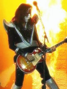 Ace Frehley Guitar, Space Ace, Eric Singer, Kiss Members, Peter Criss, Kiss Army, Kiss Pictures, Vintage Kiss, Kiss Art