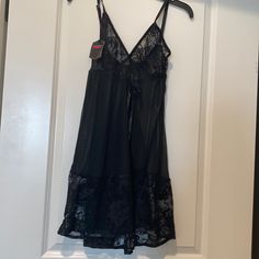 No Size On Tag, But It Is A Medium. Brand New With Tags. Adjustable Straps. Black Underwire Camisole With Lace Trim, Black Sheer Camisole Sleepwear, Black Sheer Camisole For Night, Black Lace Camisole Sleepwear, Black Lace Camisole In Flirty Style, Black Lace Camisole In Feminine Style, Black Lace Coquette Camisole, Black Coquette Evening Sleepwear, Black Sheer Sleepwear For Loungewear