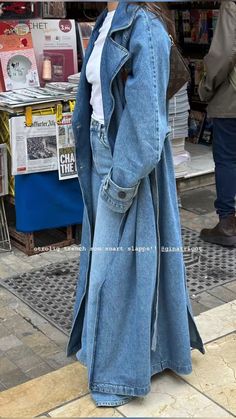 Denim Trench Coat Outfit 2024, Jeans Trench Coat Outfit, Denim Trench Coat Outfit, Denim Coat Outfit, Long Jean Jacket, Long Denim Coat, Long Denim Jacket, Jeans Coat, Denim Trench Coat