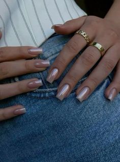 Cute Clean Nail Designs, Simple Classy Nails Square, Simple Chrome Nails Square, Square Clean Nails, Square Holographic Nails, Basic Nails Aesthetic, Classic Clean Nails, Clean Nails Aesthetic Design, Chrome Tapered Square Nails