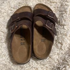 Birkenstock | Arizona Soft Footbed Brown Amalfi Leather Brand New In Perfect Condition Smoke Free Pet Free Home Made In Germany Brown Leather Birkenstocks, Birkenstock Arizona Outfit, Brown Birkenstock, Closet Refresh, Shoes Birkenstock, Birkenstock Brown, Birkenstock Arizona, Birkenstock Shoes, Amalfi