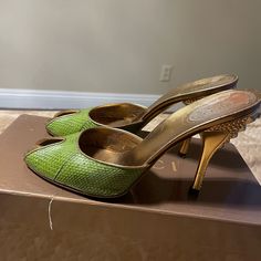 I’m Very Good Condition Real Gucci Pumps Green And Gold Combo With Designs On The Back Heel. Very Comfortable! Gucci Pumps, Shoes Gucci, Gold Pumps, Gold And Green, Gucci Shoes, Green And Gold, Shoes Women Heels, Shoes Heels, Pumps