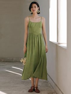 This is a comfortable and feminine dress by LANGSON that is made out of high quality polyester and nylon blend fabric. With design detail of sleeveless design and natural and feminine silhouette, it gives a trendy and modern mood. - Sleeveless design- Natural flowy silhouette- Feminine and modern mood Casual A-line Slip Dress For Spring, Casual Green Sleeveless Slip Dress, Chic Sleeveless Linen Slip Dress, Chic Linen Sleeveless Slip Dress, Spring Sleeveless Linen Slip Dress, Square Neck Long Dress, Feminine Silhouette, Feminine Dress, Square Neck