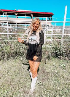 The ropin cowboy graphic tee - Mavictoria Designs Hot Press Express Jelly Roll Concert Outfit, Jelly Roll Concert, Cowboy Graphic, Western Fits, Concert Ideas, 130 Pounds, Kelsea Ballerini, Nashville Outfits, Mesh Long Sleeve Top