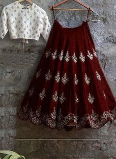 Bridesmaid Lehenga, White Lehenga, Lehenga Designs Simple, Lehnga Dress, Salwar Kamiz, Red Lehenga, Traditional Indian Outfits, Indian Gowns Dresses