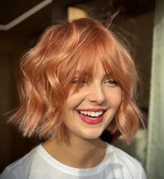 18 Trendiest Strawberry Blonde Hairstyles for Short Hair – Hairstyle Camp Hairstyles For Strawberry Blonde Hair, Apricot Red Hair, Short Wavy Copper Hair, Short Warm Blonde Hair, Cooper Blonde, Short Strawberry Blonde, Strawberry Blonde Hairstyles, Blond Pony