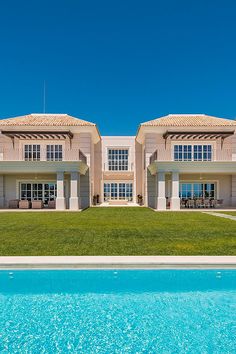 Découvrez la somptueuse Villa Yareni située dans l'incroyable cadre de La Zagaleta, en Andalousie, à Marbella. Un véritable havre de paix pour des séjours luxueux et inoubliables. #VillaYareni #Andalousie #Marbella #LaZagaleta #luxuryhotels