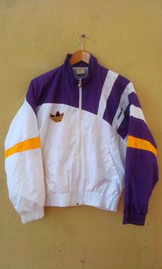 Mens Fashion Casual Fall, Stefan Edberg, Retro Outfit, 80s And 90s Fashion, Adidas Sweater, 90s Fashion Outfits, Vintage Windbreaker, Adidas Outfit, Vintage Adidas