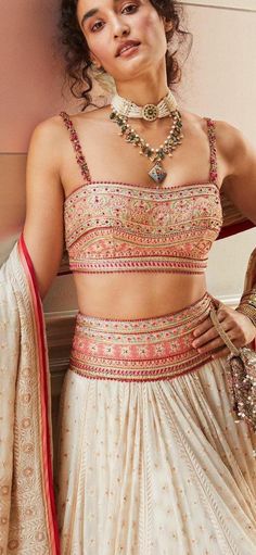 Choli Design, Movies Images, Indian Outfits Lehenga, Lehenga Blouse Designs, Sari Blouse Designs, Casual Indian Fashion, Blouse Designs Indian, Choli Designs, Indian Dresses Traditional