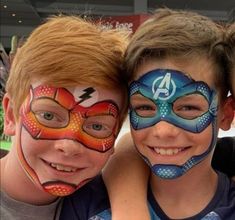 Captain Marvel Face Paint, Face Painting Superhero, Superman Face Paint, Super Hero Face Paint, Superman Face Painting, Superhero Face Paint, Iron Man Face Paint, Fox Face Paint, Superhero Face Painting