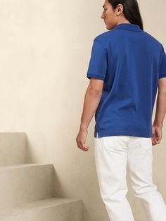 Built to endure, our 100% cotton performance polo is designed to stay fresh, perfect for when things really heat up.  Anti-Odor, Moisture-Wicking Polo collar with button placket.  Straight hem with vented sides.  Standard fit.  Short sleeves.  Hip le Blue Cotton Polo Shirt With Placket, Relaxed Fit Blue Polo Shirt, Sporty Cotton Polo Shirt With Collared Neckline, Fitted Cotton Polo Shirt With Placket, Cotton Polo Shirt With Collared Neckline, Relaxed Fit Cotton Polo Shirt, Blue Relaxed Fit Cotton Polo Shirt, Stay Fresh, Polo Collar