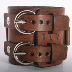 Wrist Wear, Leather Bracelets, Leather Cuffs Bracelet, Wrist Cuffs, Leather Projects, Leather Gifts, Mode Inspo, Mens Accessories Fashion, Wristbands