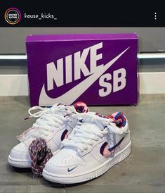 Nike Sb Shoes, Nike Shoes Girls, White Nike Shoes, Pretty Shoes Sneakers, All Nike Shoes, Tenis Nike, Shoes Teen, Cute Nike Shoes, Fresh Shoes