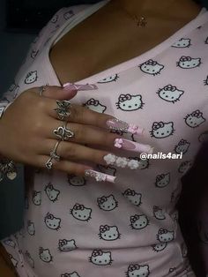 Nailset Pyjamas Party, Kitty Clothes, Hello Kitty Clothes, Pink Lifestyle, Baddie Outfits Ideas, Pink Girly Things, Hello Kitty Items, Hello Kitty Collection, Cute Comfy Outfits