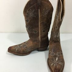 Shyanne Daisy Brown Leather Floral Snip Toe Cowgirl Boots #Bbw11 Women's Sz 6.5b Snip Toe Cowgirl Boots, Leather Floral, Cowgirl Boots, Brown Leather, Daisy, Womens Sizes, Size 6, Women Shoes, Boots