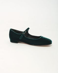 Shoe Factory, Velvet Socks, Low Heel Flats, Velvet Flats, Los Angles, Velvet Shoes, Italian Shoes, Mary Jane Heels, Brass Buckle