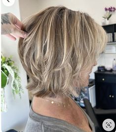 Short Hair Short Layers, Warm Blonde Short Hair, Layered Haircuts For Medium Hair Straight, Chin Length Hair With Layers, Short Highlighted Hair, Hair Short Layers, Blonde Layered Hair, Chin Length Haircuts, Soft Blonde