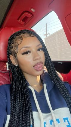 Knotless Box Braids Dramatic Edges, Braids And Edges, Braids Hairstyles For Light Skins, Ramiyahmarie Braids, Brown Braids On Light Skin, Braids With Fluffy Edges, Big Edges With Braids, Braided Hairstyles For Light Skin Women, Makeup With Braids