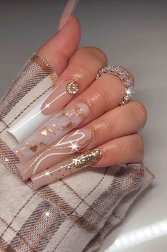 21st Birthday Nails Pisces, Simple Bling Acrylic Nails, 2022 Nails, Glamour Nails, Nails Design With Rhinestones, Cute Acrylic Nail Designs, Nail Design Ideas