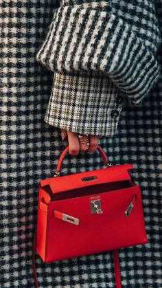 Oslo Fashion, Mini Kelly, Hermes Kelly Bag, Street Style Blog, Fall Handbags, Red Purse, Bag Obsession, Press Play