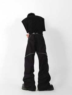 Loose fit Material: Cotton/poly Technical seam zip detail Button fly fastening Side pockets Belt loops Size Waist (cm) Outer Length (cm) M 74 105 L 78 106 XL 82 107 Retro Trousers, Casual Slacks, Ikat Pinggang, Black Pants Men, Zipper Pants, Grey Trousers, Japanese Streetwear, Flare Trousers, Flared Pants