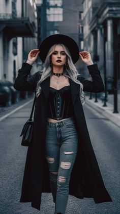 Autumn Shopping Outfit, Edgy Winter Outfits Grunge, Grunge Style Winter, Hippie Goth Fashion, Modern Goth Outfits, Goth Fall Outfits, Dark Hippie Outfits, Goth Hippie Outfits, Leather Jacket Outfit Women