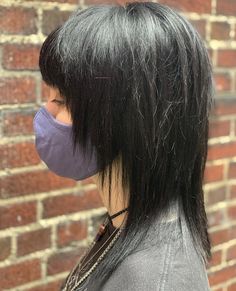 Slanted Haircut, Short Layered Haircuts Y2k, Emo Short Haircut, Alternative Layered Hair, Lots Of Layers Hair, Scene Mullet, Choppy Layered Hair, Razor Cut Hairstyles