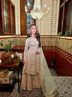 Pakistani Lengha Bridesmaid, Pakistani Wedding Clothes Guests, Simple Asian Bridal Dresses, Bridesmaid Nikkah Outfit, Walima Guest Outfit Pakistani, Baraat Outfit Guest, Pakistani Wedding Guest Outfits, Asian Wedding Guest, Pakistani Bridesmaids Outfits