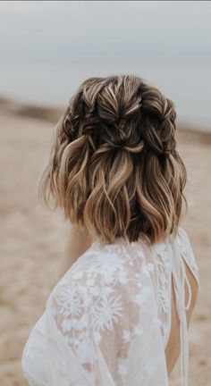 30 Chic Bridal Hairstyles for Short Hair – Inspire Your Dream Look Bridal Hairstyles For Short Hair, Cute Wedding Hairstyles, Bob Wedding Hairstyles, Hair Styles Curly Hair, Styles Curly Hair, Bob Haircuts With Bangs, Hair Styles Curly, Short Hair Up