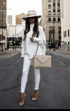 Christmas Looks Outfits Party, White Hat Outfit, Autumn Favorites, Christmas Party Outfit Ideas, Chique Outfit, Look Legging