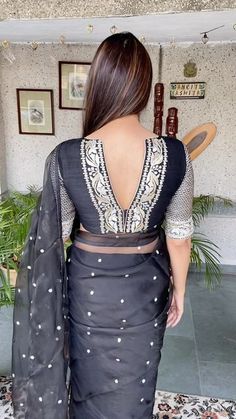 A S M I T A on Instagram: "With winters around .. we all look for covered blouses for sarees that also scream style.. here’s one fabulous design from @afthoniabyreshma . . #saree #sareelove #sareedraping #sareefashion #sareelover #sareeindia #sareeblogger #sareeblouse #sareeblousedesigns #sareeblouseinspiration #sareeblouses #sareereels #sareeoftheday #sareenotsorry #lookbook #explorereels #reeloftheday #reelkarofeelkaro #indianreels #trendingreels #trending #reelsinstagram #reelsindia #indianb Blouses For Sarees, Saree Blouse, Scream, Blouse Designs, Lookbook, Blouses, Saree, On Instagram, Design