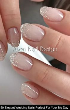 Looking for elegant wedding nails as the bride or bridesmaid? Those stunning wedding photos need equally stunning nails to match. Wedding Nail Art Design, Gold Nail Art, Valentine Nails, Nail Design Inspiration, Wedding Nail