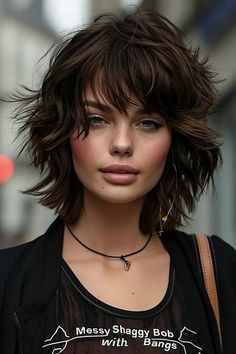 Medium Messy Bob Hairstyles, Shaggy Italian Bob, Shag Bob With Bangs, Shaggy Haircuts Short, Hairstyles Effortless, Layered Shaggy Bob, Messy Bobs, Shaggy Bobs, Short Pixie Bob Haircuts