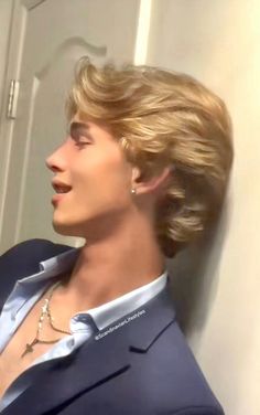 Blond Man In Suit, Blonde Italian Man, Blonde Aesthetic Boy, Boys Blonde Highlights, Blonde Hair Reference, Fluffy Blonde Hair Boy, Blonde Male Oc Art, Mens Blonde Hair, Long Blonde Hair Men