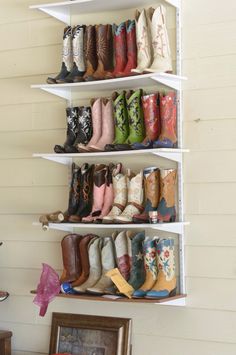 Shoe And Boot Shelves, Boot Organization Small Space, Cowgirl Boot Shelf, Western Boot Display, Cowboy Boot Closet, Cowboy Boot Display Ideas, Cowgirl Boot Display, Boots Collection Closet, Cowboy Boot Organization