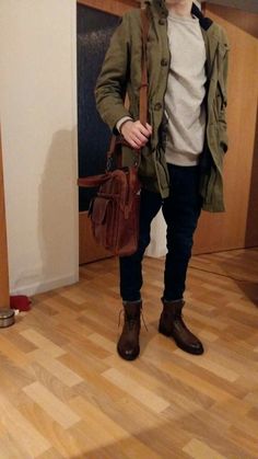 25 Aesthetic, Outfits Hombre, Stylish Men Casual, Winter Outfits Men, Mens Fashion Casual Outfits, Brown Bag, Stylish Mens Outfits, Streetwear Men Outfits, Men Fashion Casual Outfits