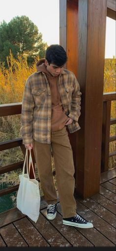 Outfits For Men Flannel, Men's Outfit Aesthetic, Men’s Fallfashion, Guys With Flannels, Hoodie Under Flannel Men, Flannel Man Aesthetic, Fall Clothes For Guys, Flannel For Men, Plaid Flannel Outfit Men